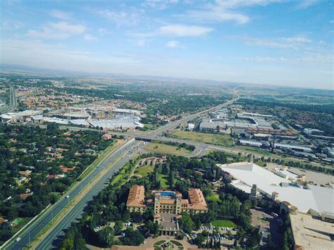 80 Commercial Properties To Let in Fourways, Sandton, .